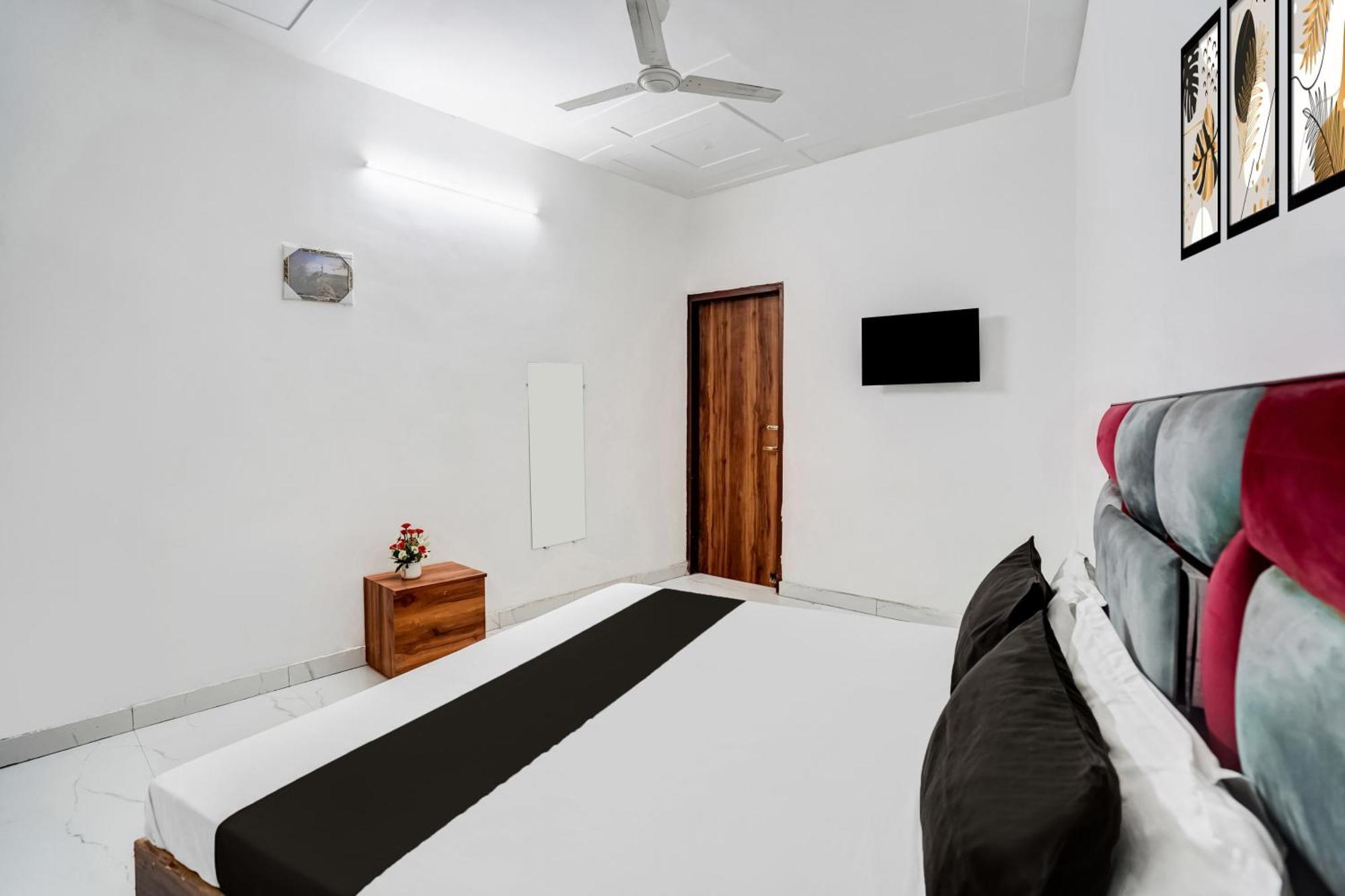 Super Hotel O Burari Нью-Дели Экстерьер фото