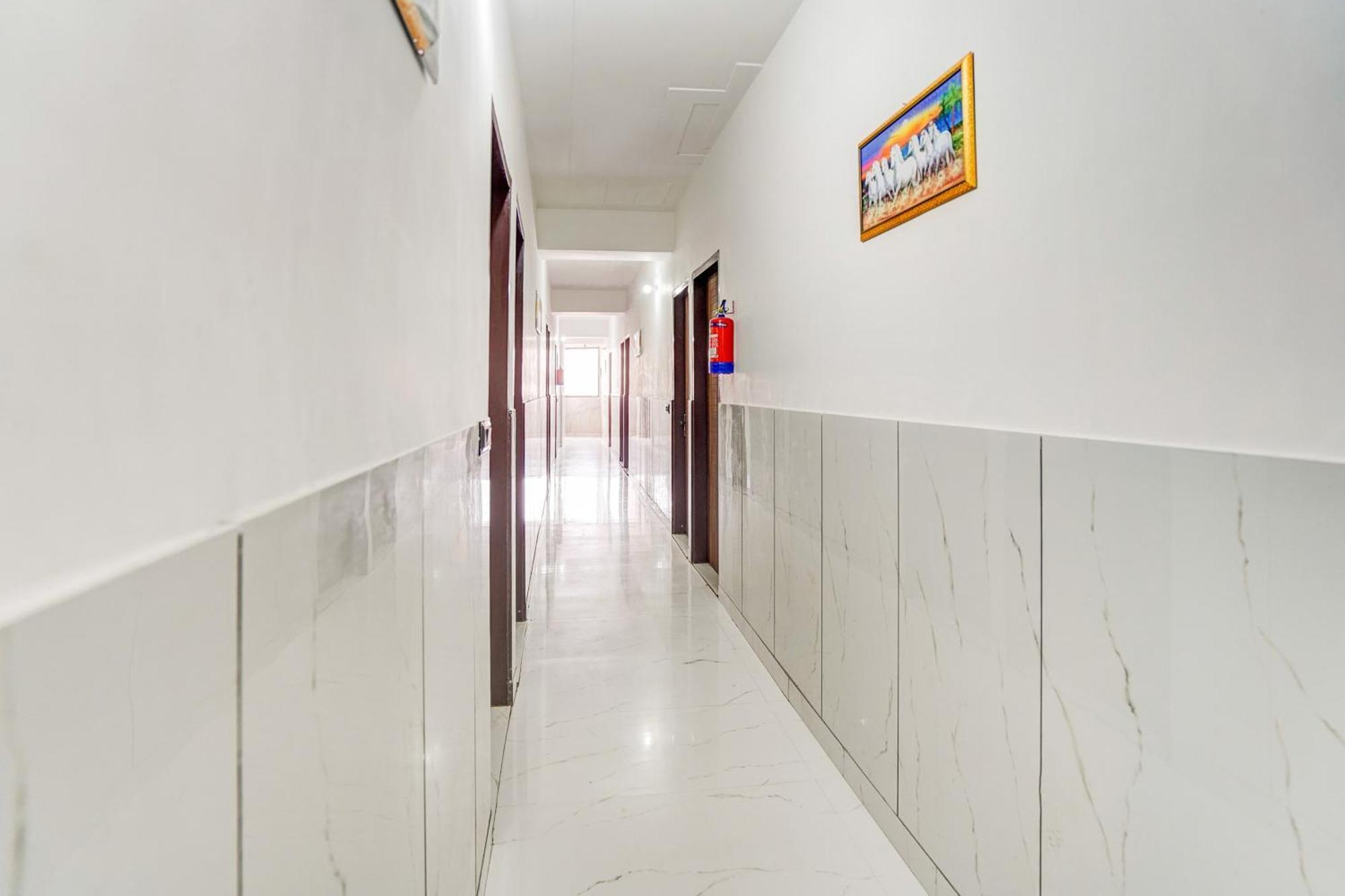 Super Hotel O Burari Нью-Дели Экстерьер фото
